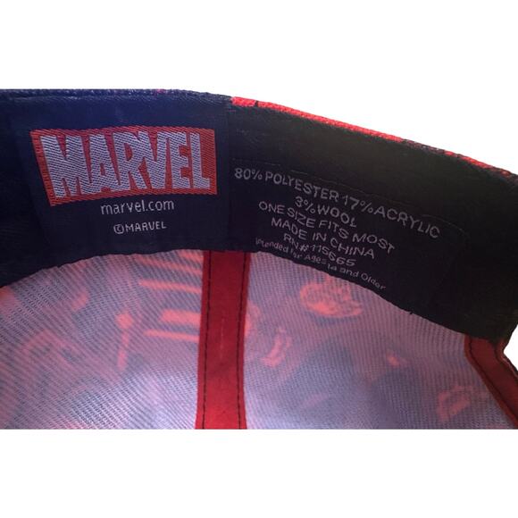 NWOT Marvel Disney Deadpool Red SnapBack Baseball Cap - Picture 4 of 4